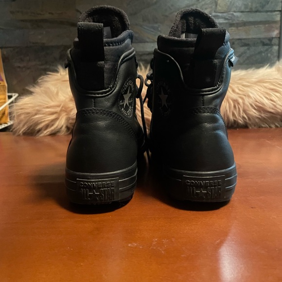 Converse All Star Black High-Top Chuck Taylor high top waterproof leather boots - Picture 4 of 10